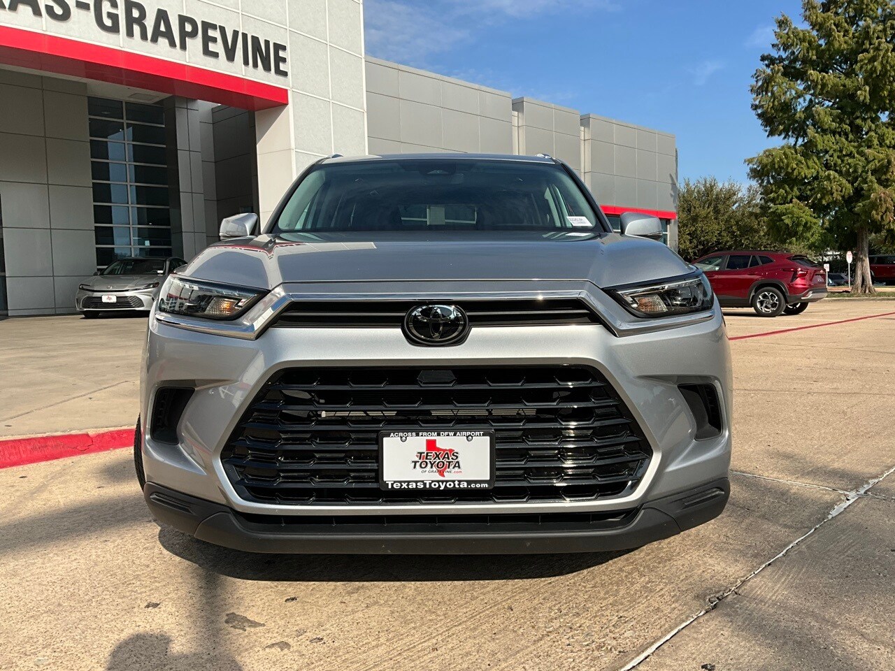 2025 Toyota Grand Highlander XLE photo 3