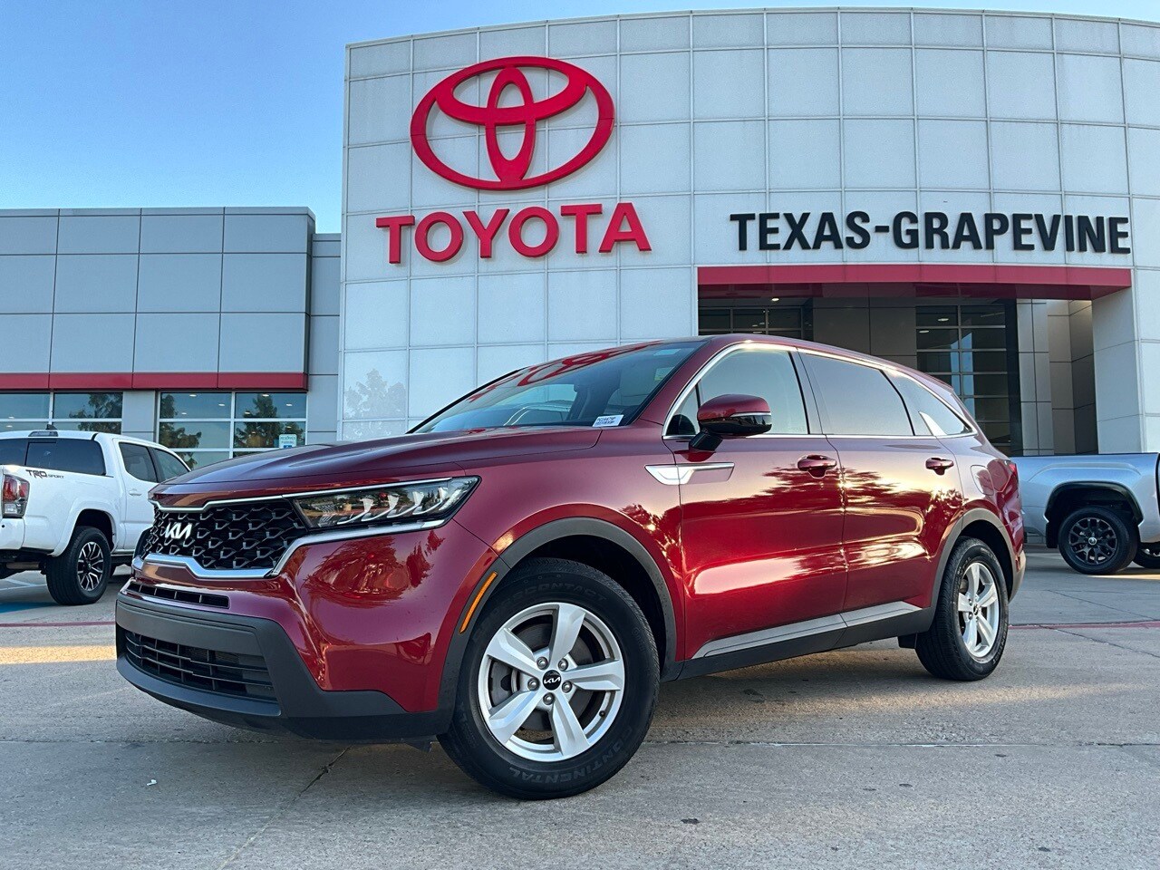 Used 2023 Kia Sorento LX with VIN 5XYRG4LC7PG164799 for sale in Grapevine, TX