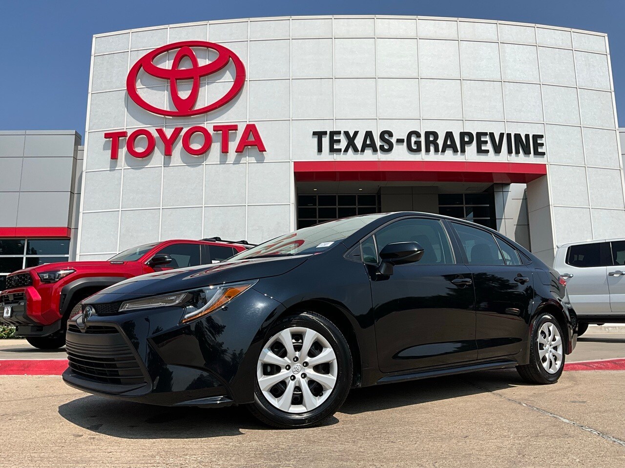 2024 Toyota Corolla LE photo 2