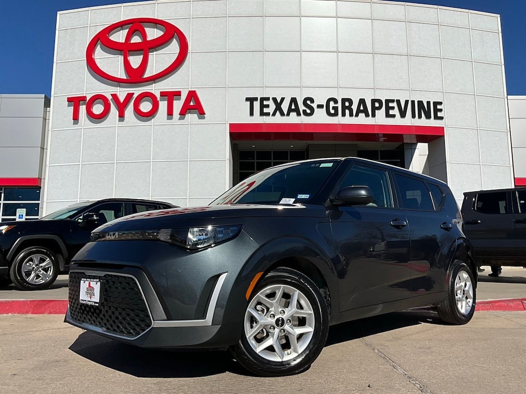 Used 2025 Kia Soul LX Hatchback