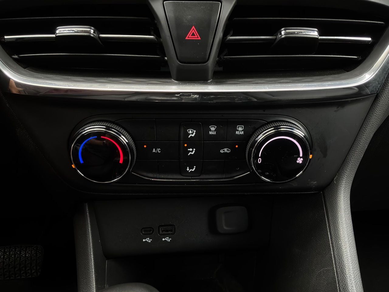 2025 Buick Encore GX Preferred - Photo 26