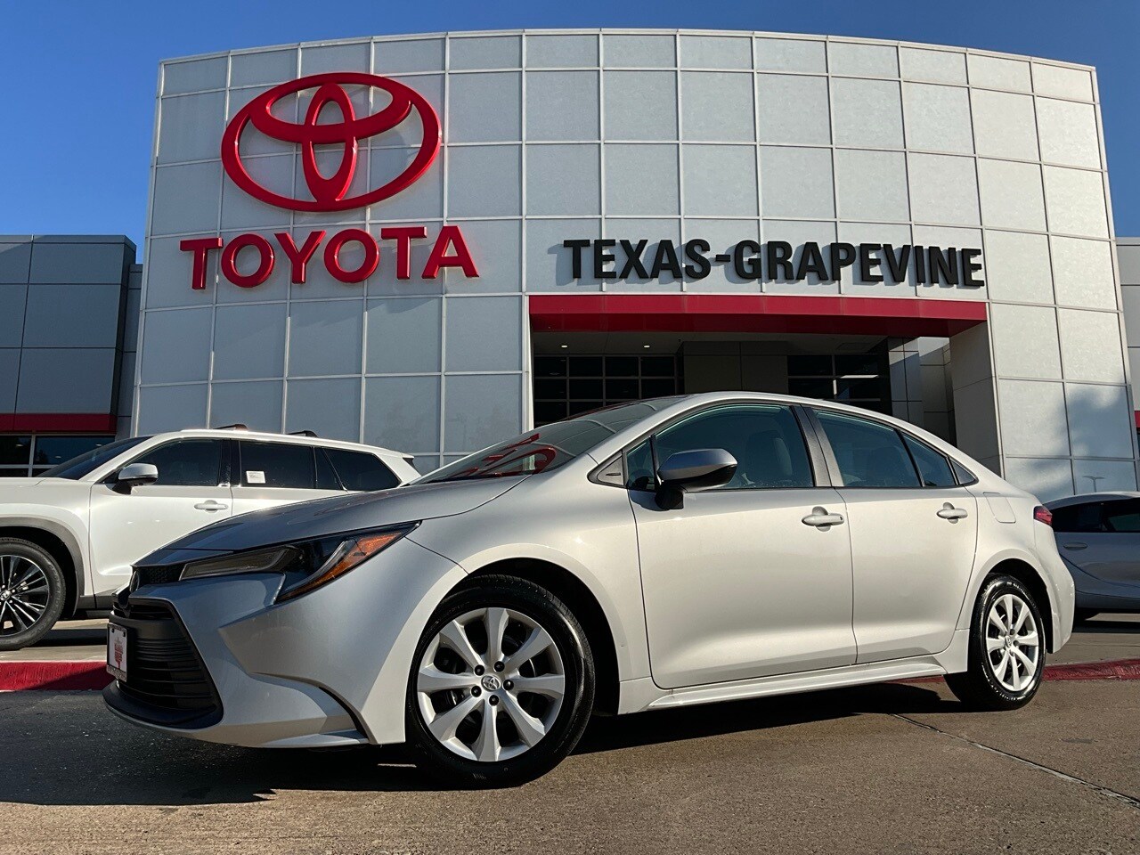 2024 Toyota Corolla LE photo 2