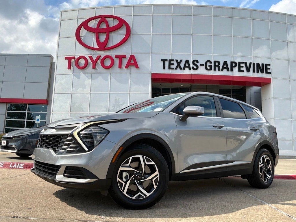 Used 2025 Kia Sportage LX SUV