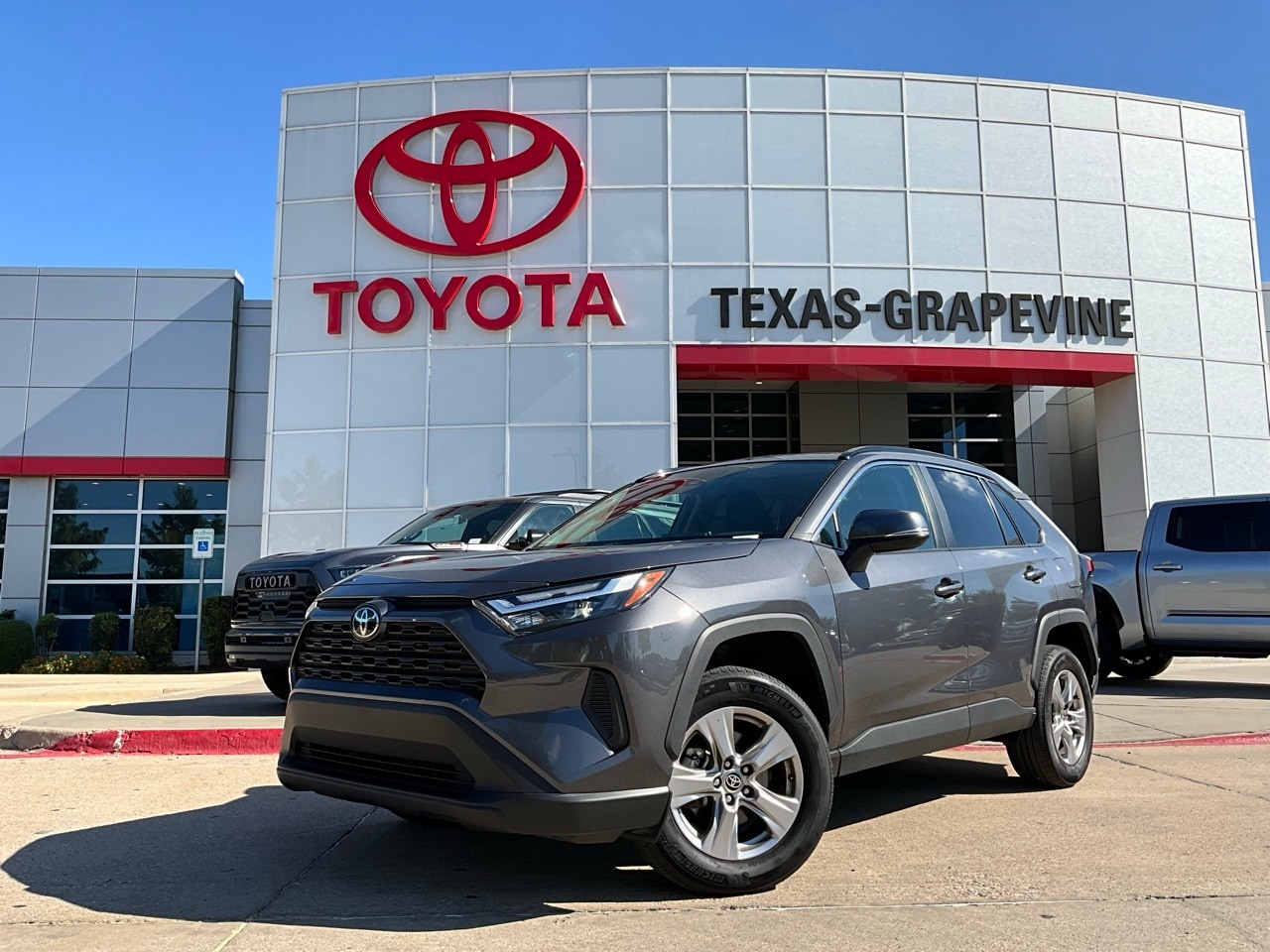 Used 2023 Toyota RAV4 XLE with VIN 2T3W1RFV2PW261389 for sale in Grapevine, TX