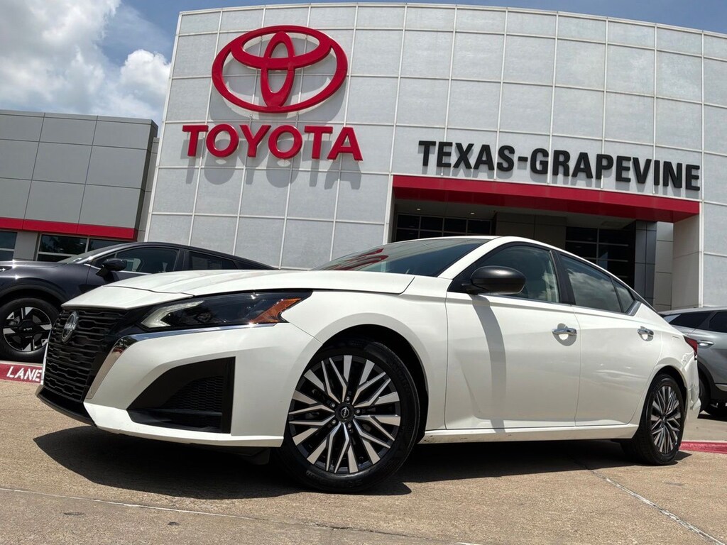 Used 2025 Nissan