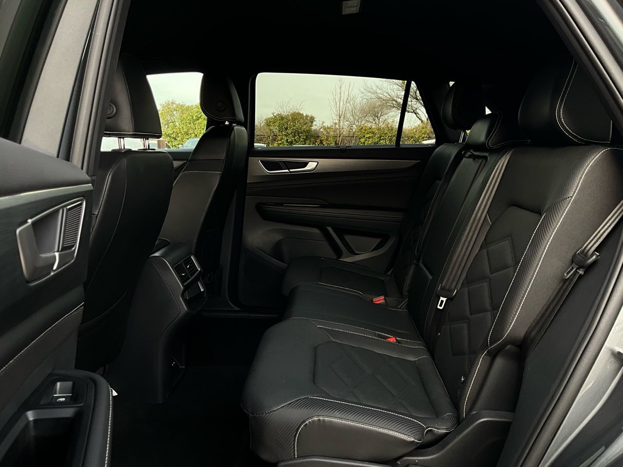 2025 Volkswagen Atlas Cross Sport SE w/Tech - Photo 11