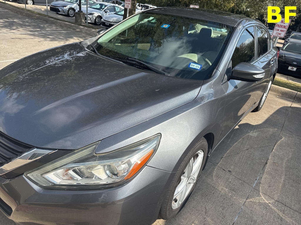 Used 2017 Nissan Altima 2.5 SV Sedan