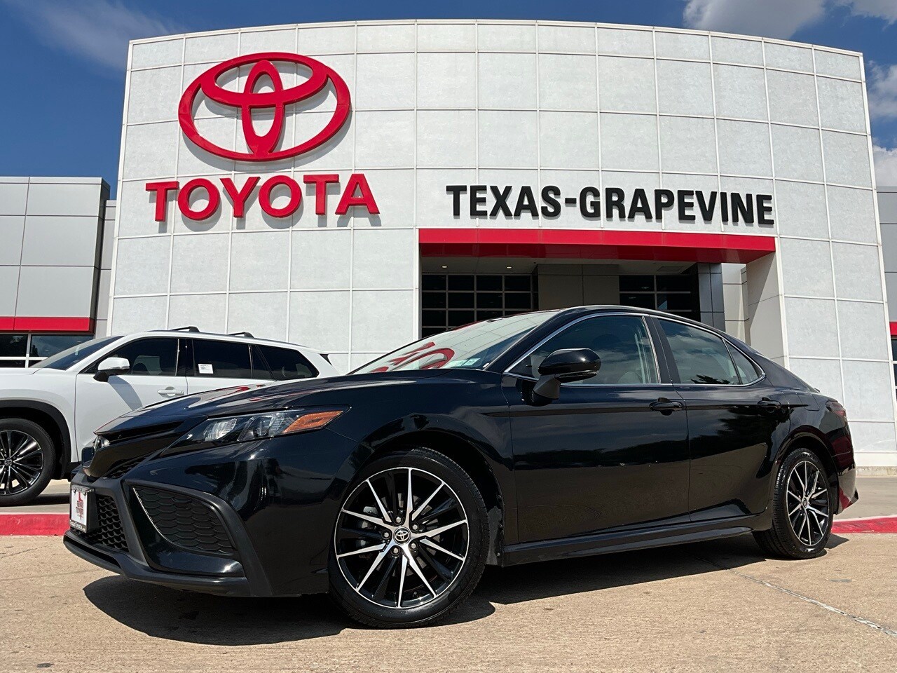 2024 Toyota Camry SE photo 2