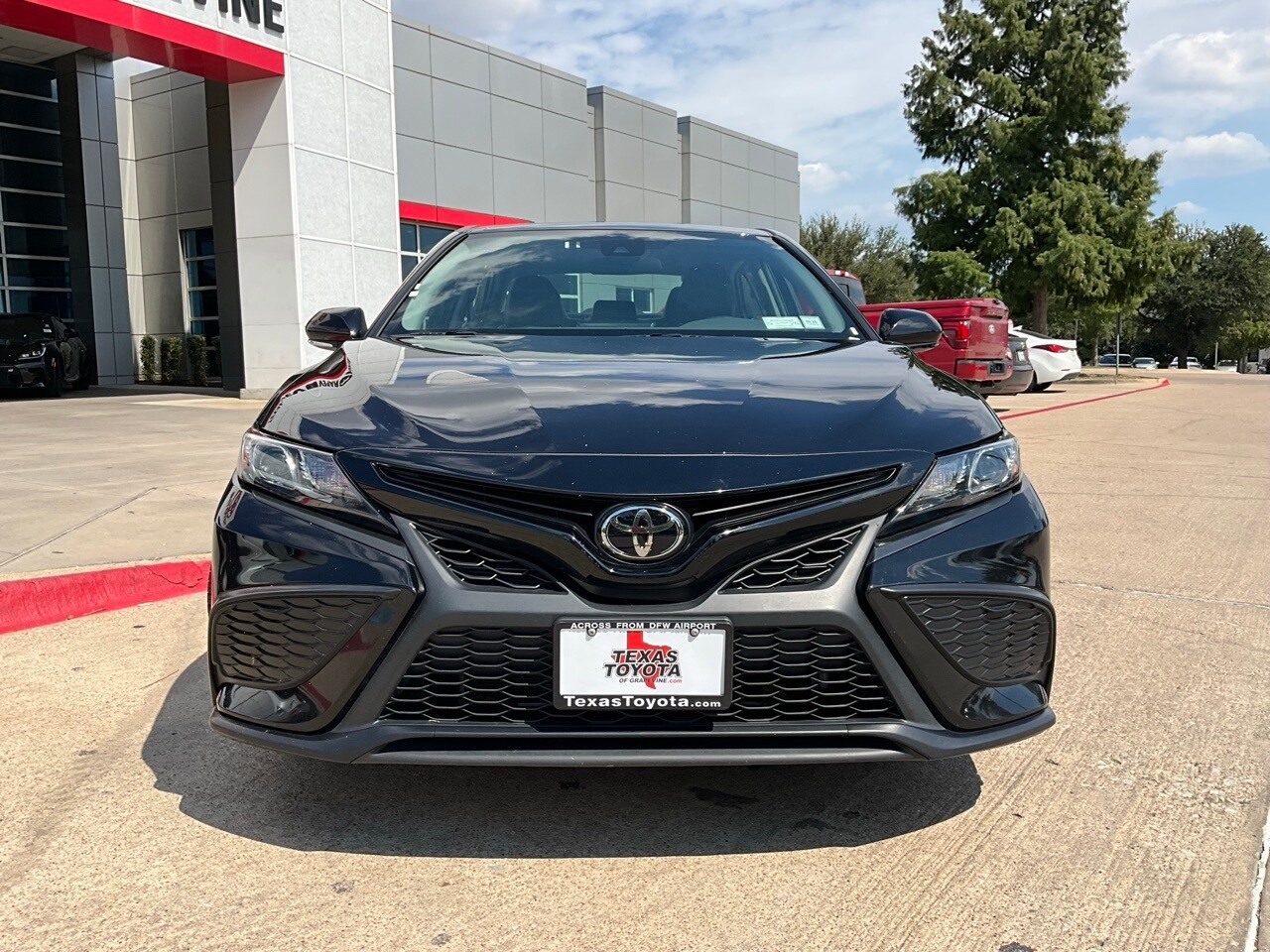 2024 Toyota Camry SE photo 3