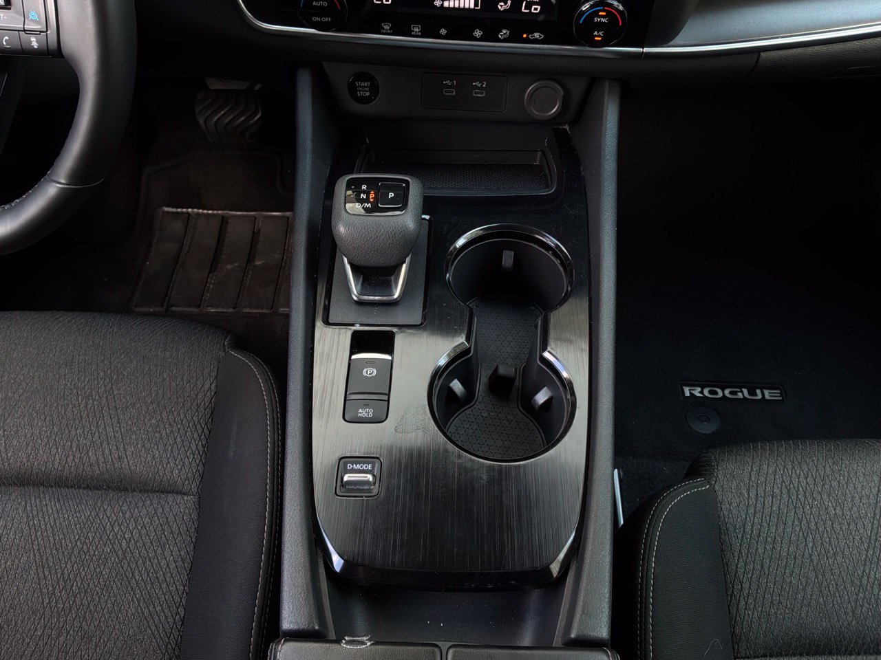 2025 Nissan Rogue SV - Photo 15