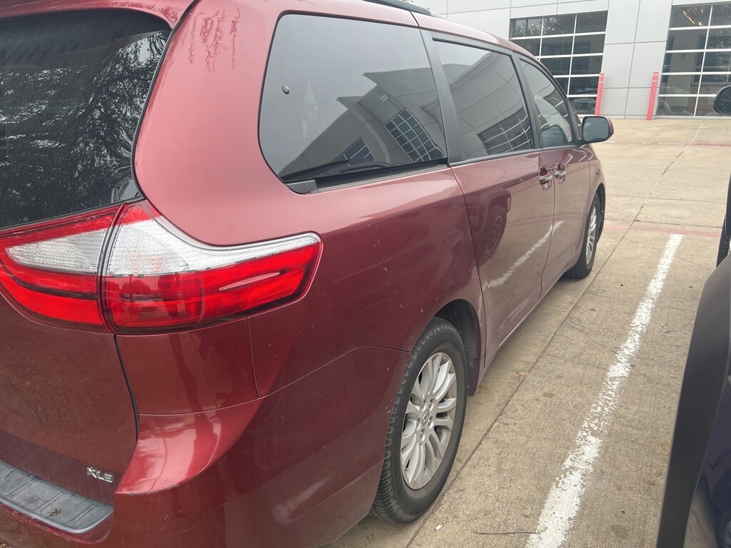 Used 2016 Toyota Sienna XLE Minivan/Van