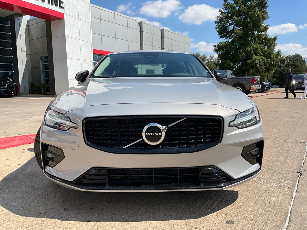 2024 Volvo S60 B5 Core photo 3