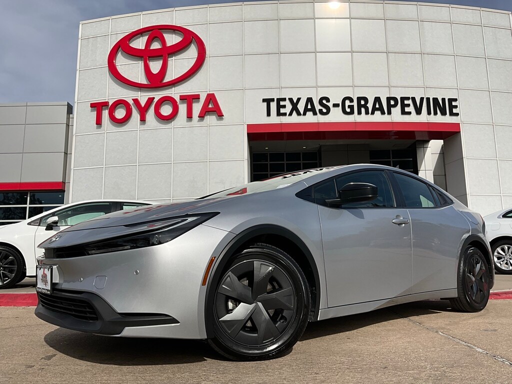 Used 2025 Toyota Prius LE Hatchback