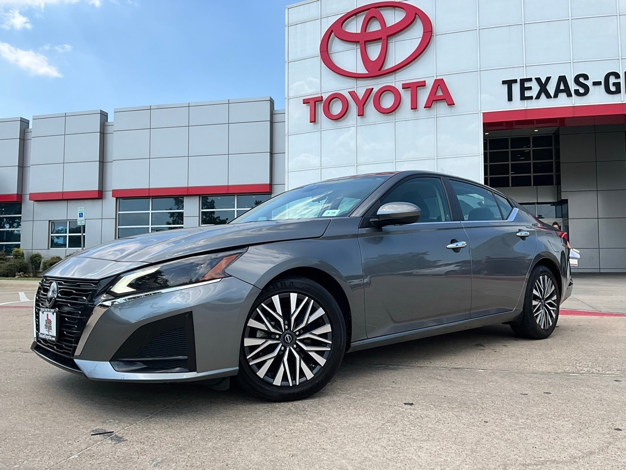 Used 2023 Nissan Altima SV with VIN 1N4BL4DV6PN319046 for sale in Grapevine, TX