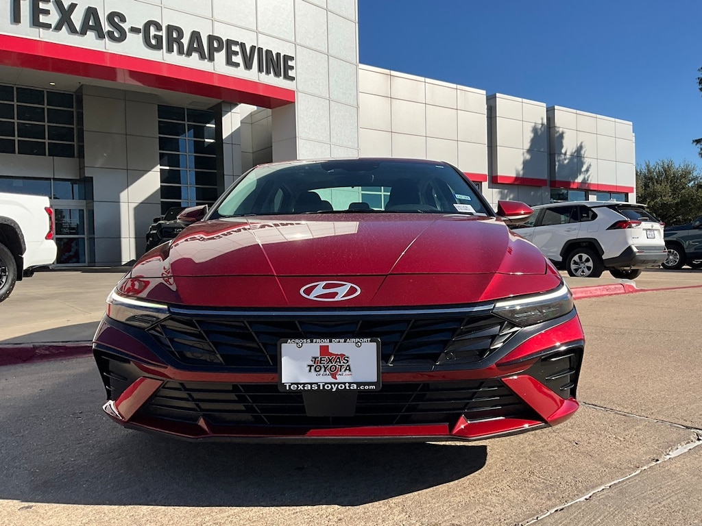 Used 2025 Hyundai Elantra SEL Convenience Sedan