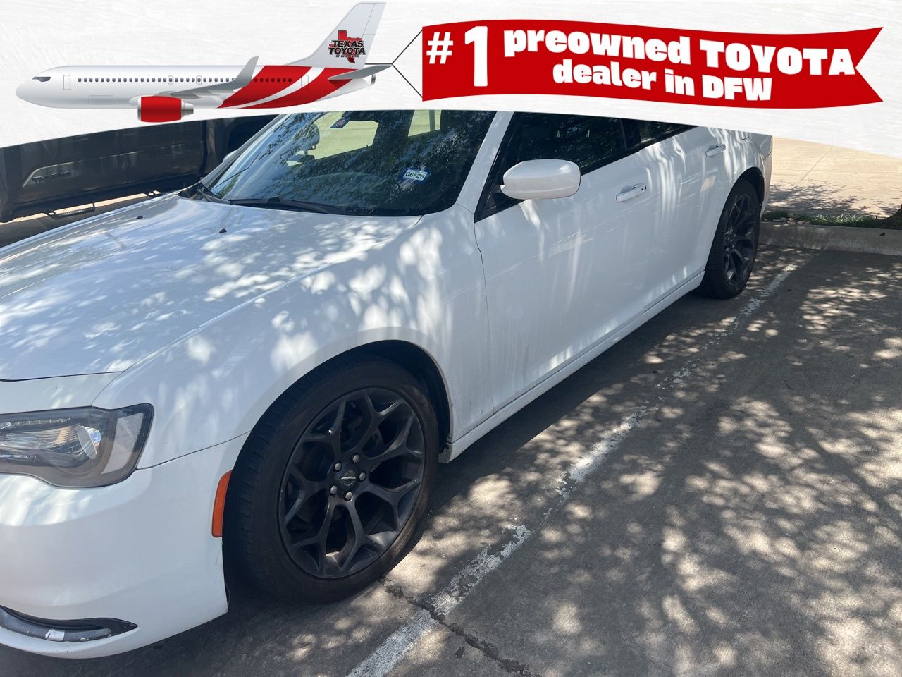 2019 Chrysler 300 S's photo