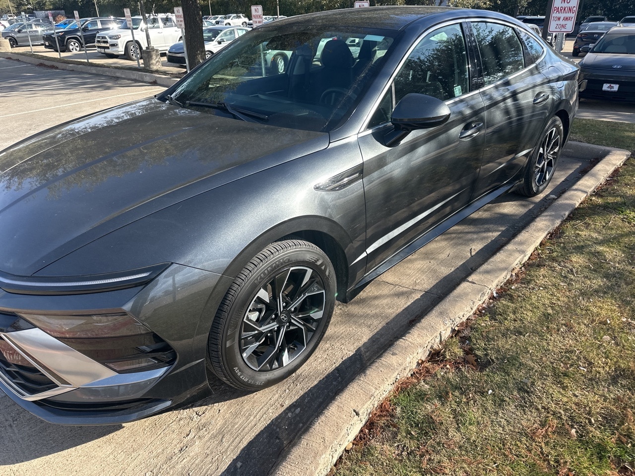 2025 Hyundai Sonata SEL's photo