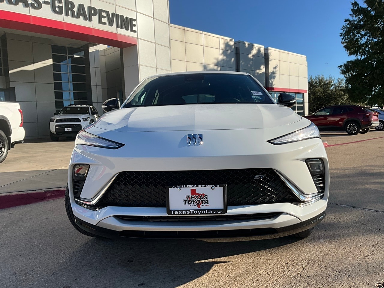 2025 Buick Envista ST photo 3