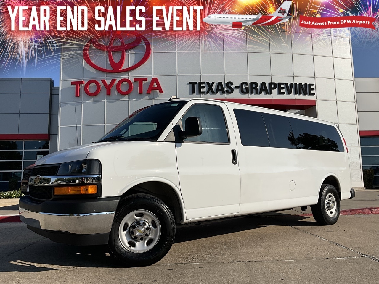 2024 Chevrolet Express Passenger LT's photo