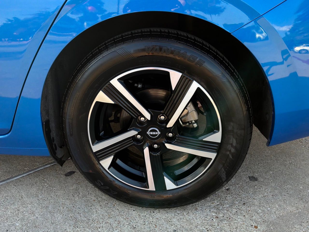 2025 Nissan Sentra SV - Photo 9