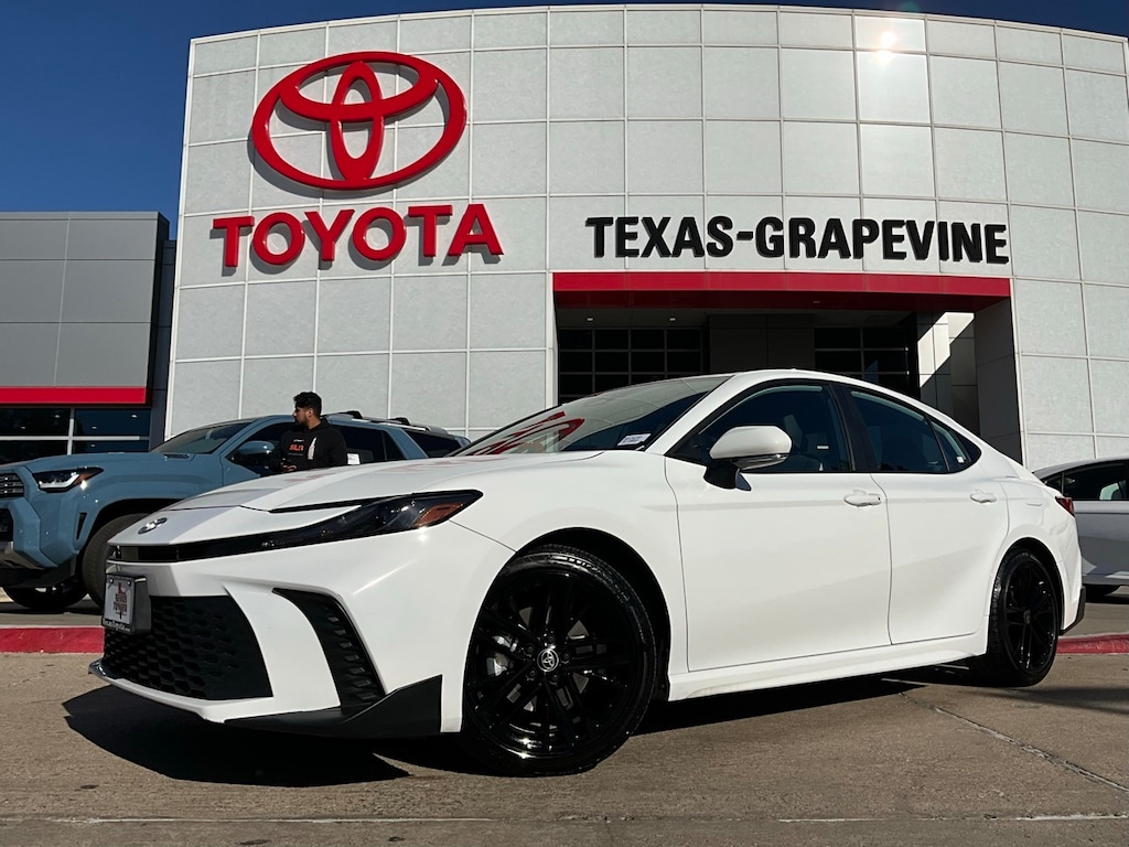 Used 2025 Toyota Camry SE Sedan