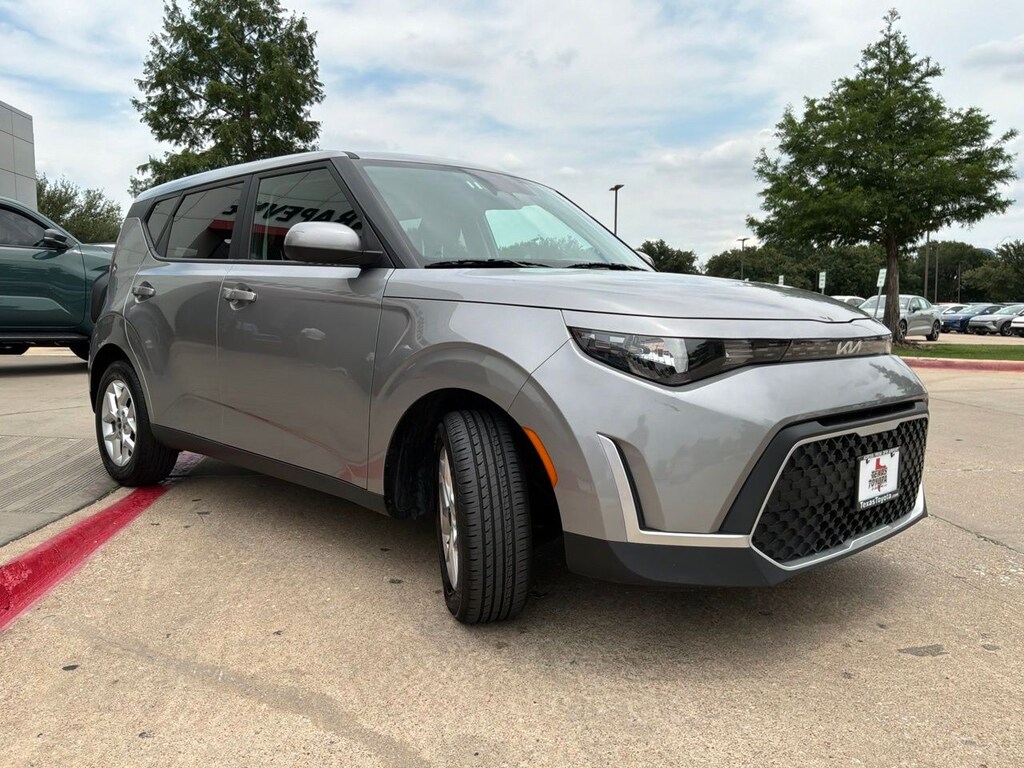 Used 2025 Kia Soul LX Hatchback