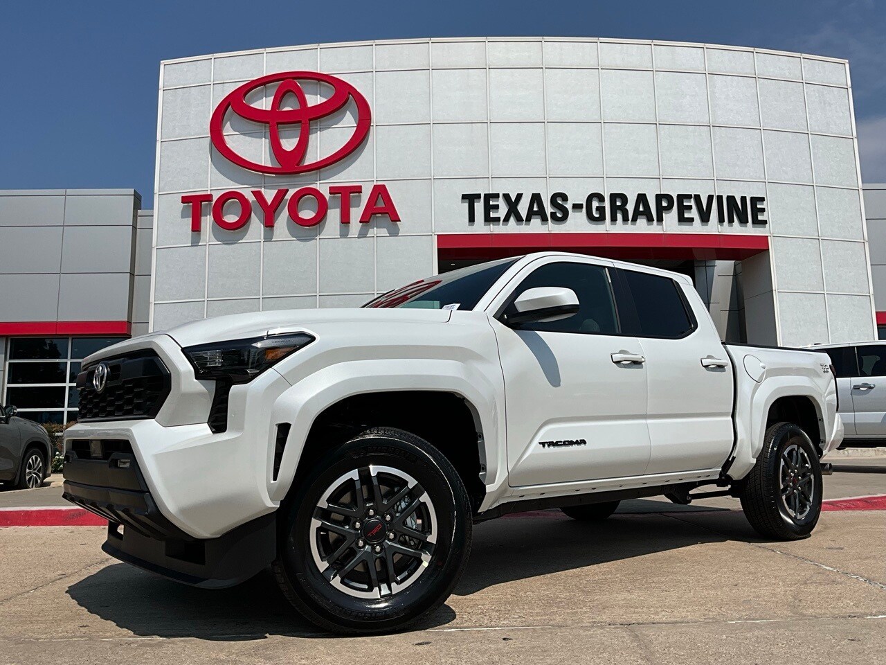 2025 Toyota Tacoma TRD Sport photo 2
