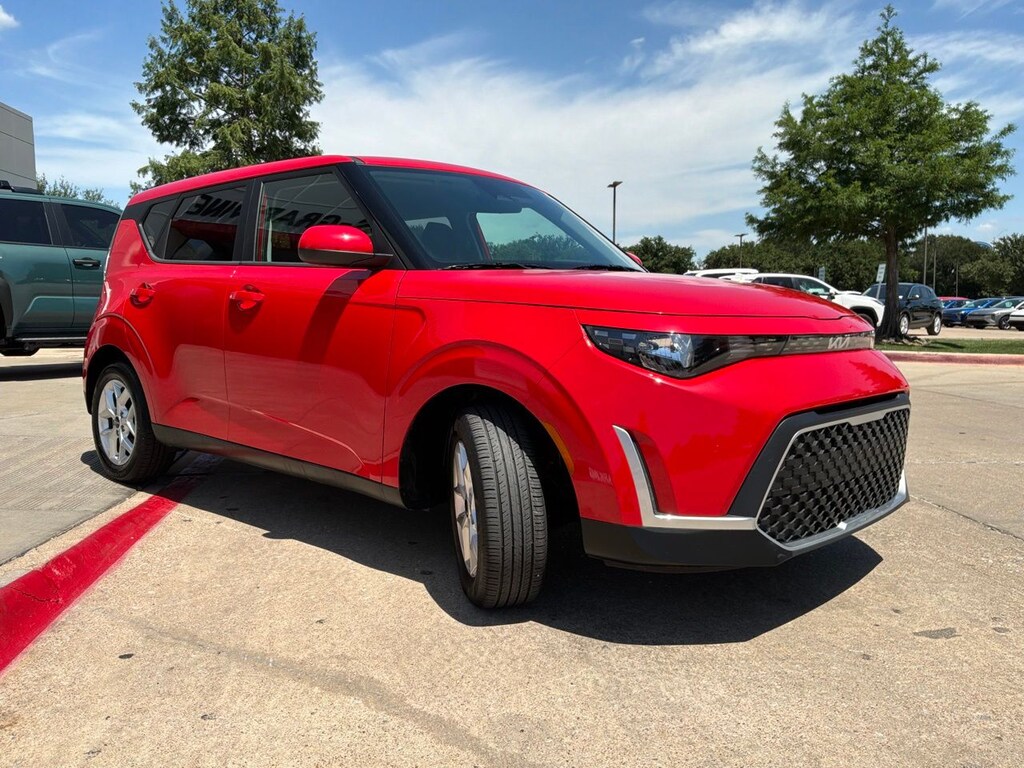 Used 2025 Kia Soul LX Hatchback