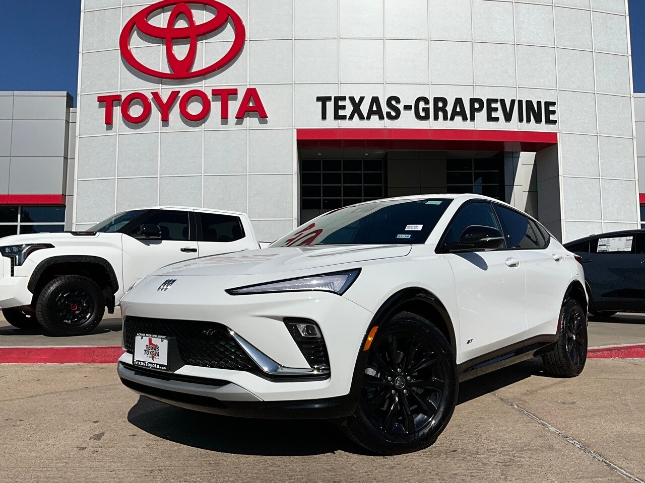 2025 Buick Envista ST photo 2