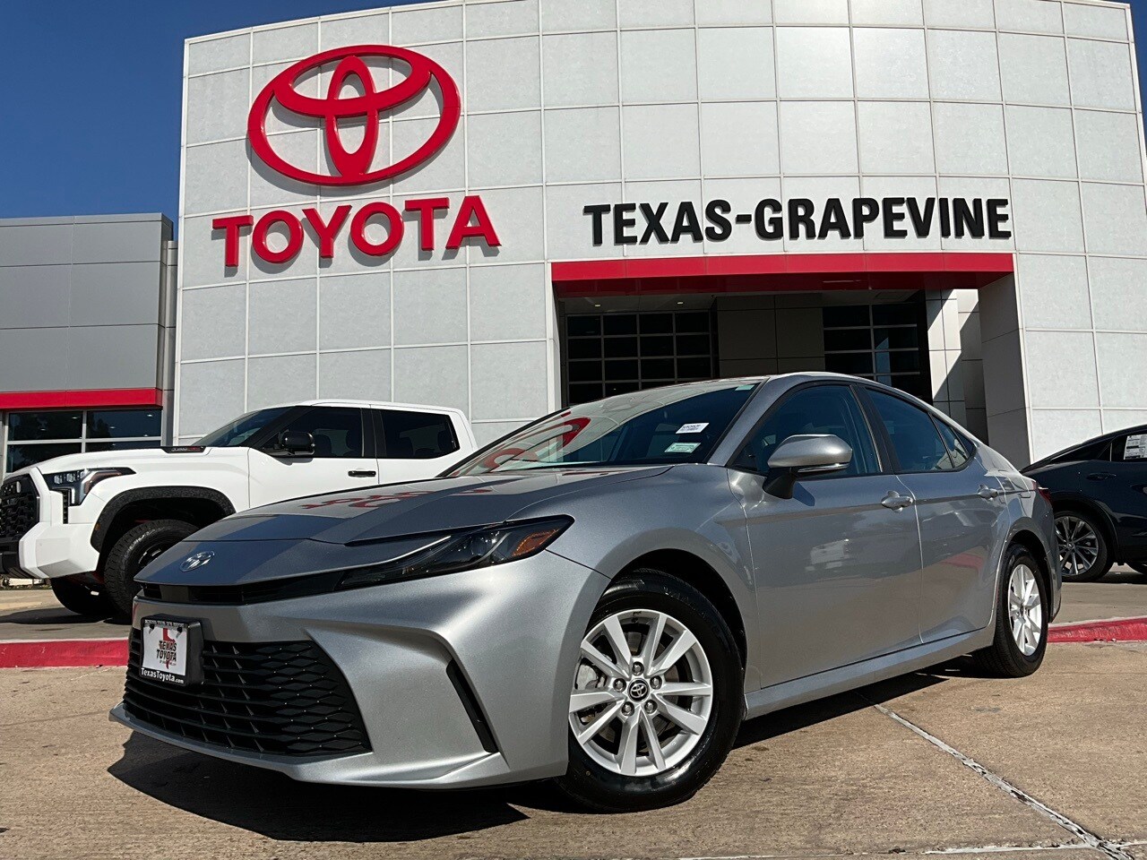 2025 Toyota Camry LE photo 2