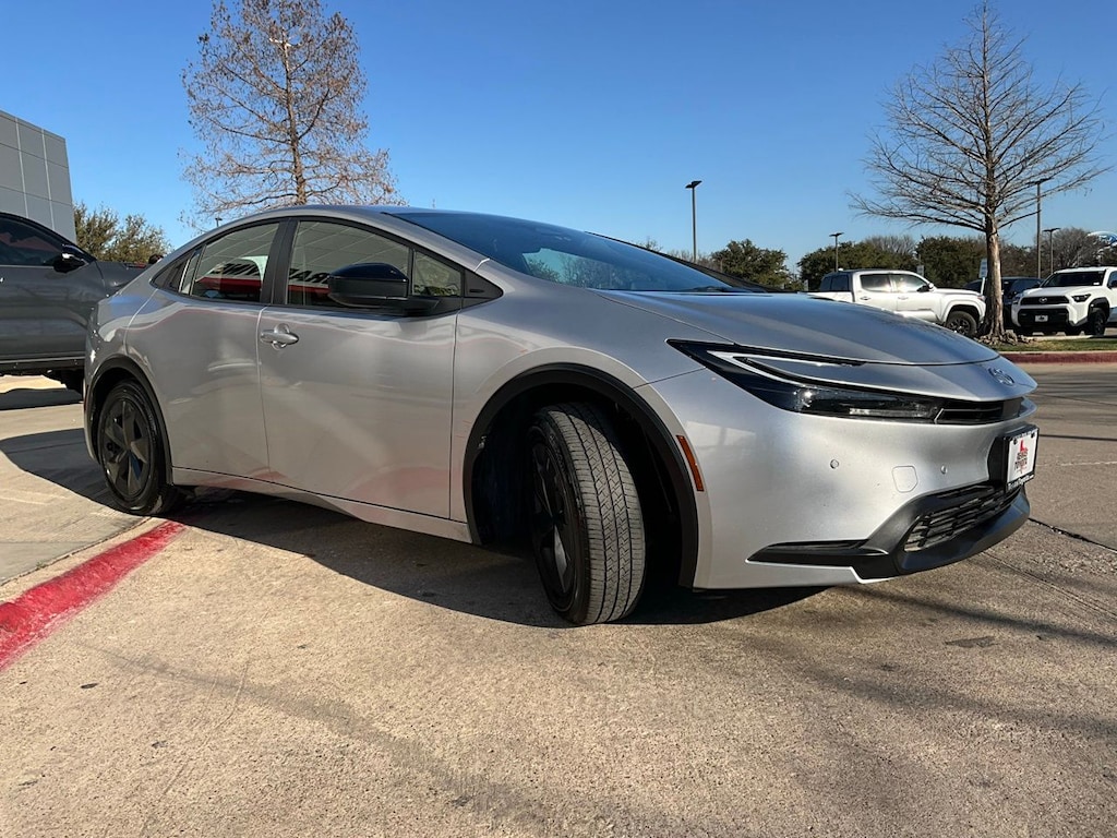 Used 2025 Toyota Prius LE Hatchback