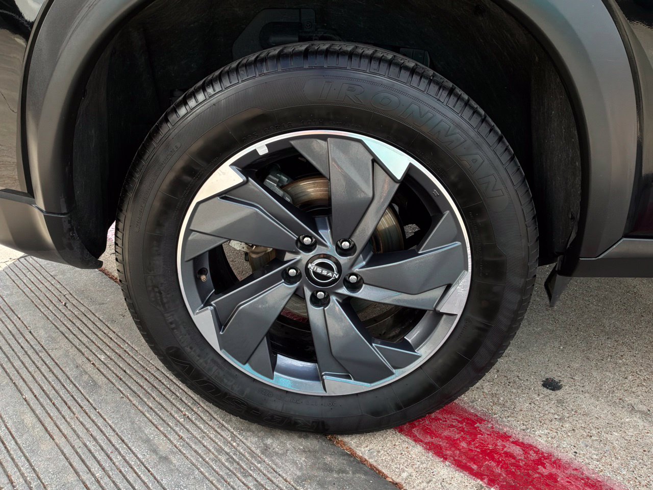 2025 Nissan Rogue SV - Photo 9