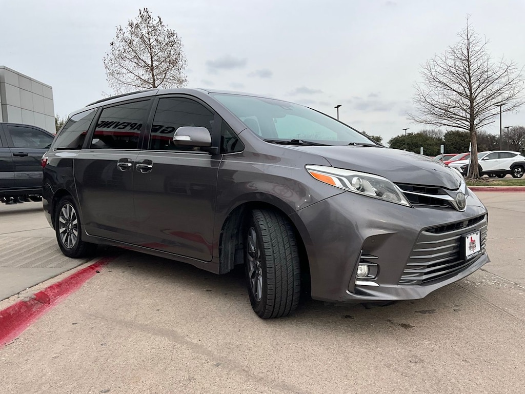 Used 2019 Toyota Sienna Limited Minivan/Van