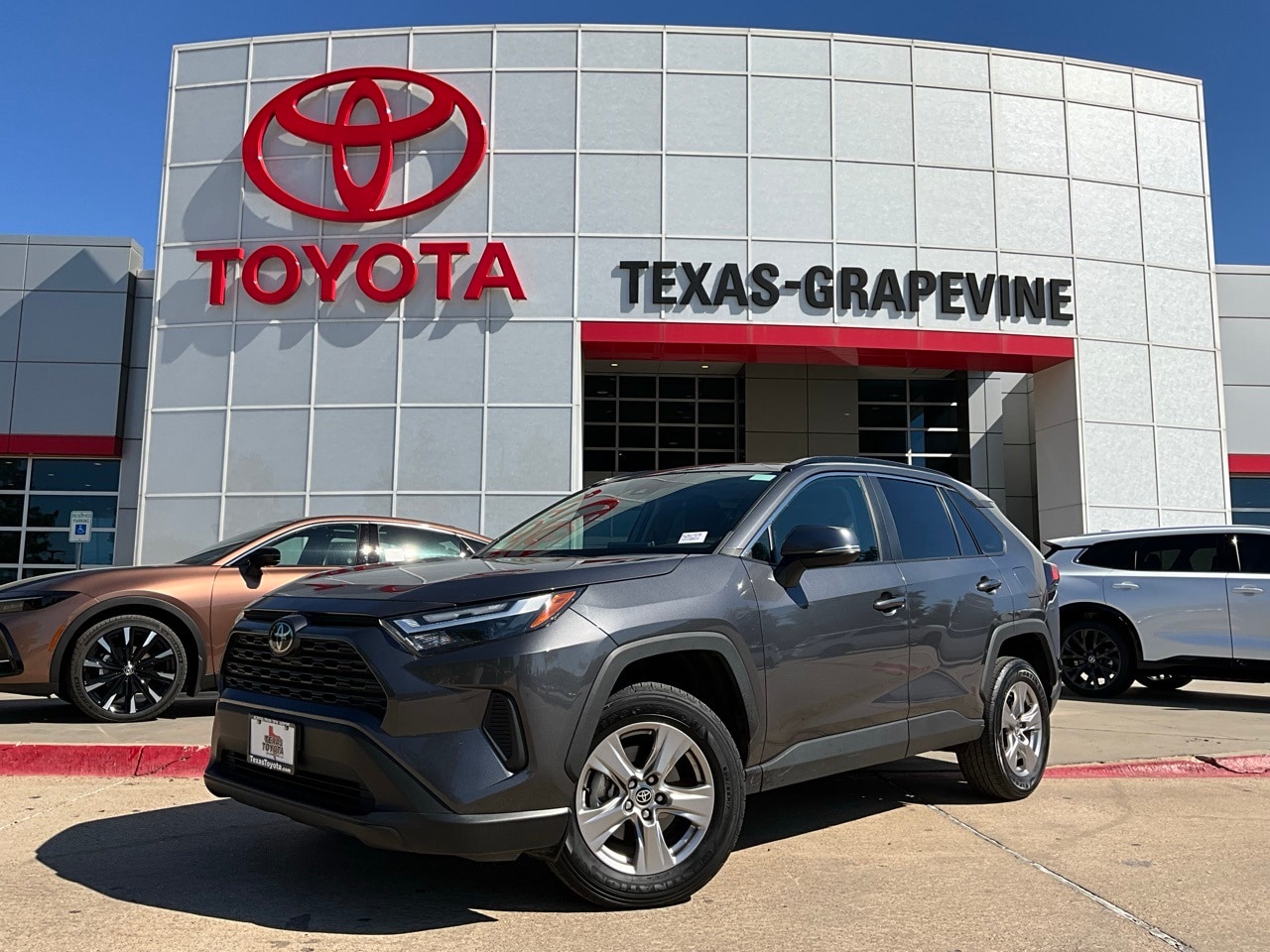 Used 2023 Toyota RAV4 XLE with VIN 2T3W1RFV1PW261707 for sale in Grapevine, TX