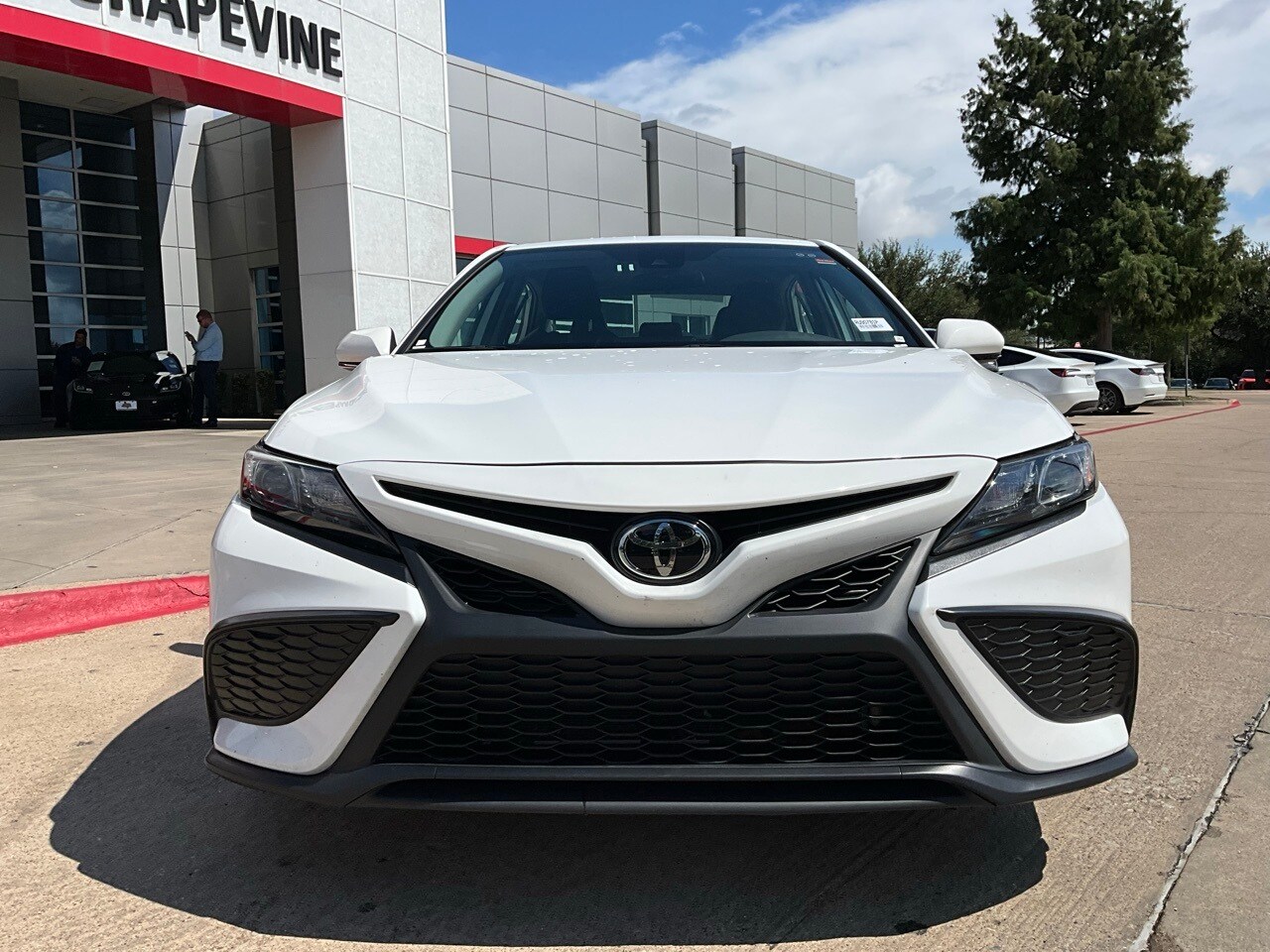 2024 Toyota Camry SE photo 3