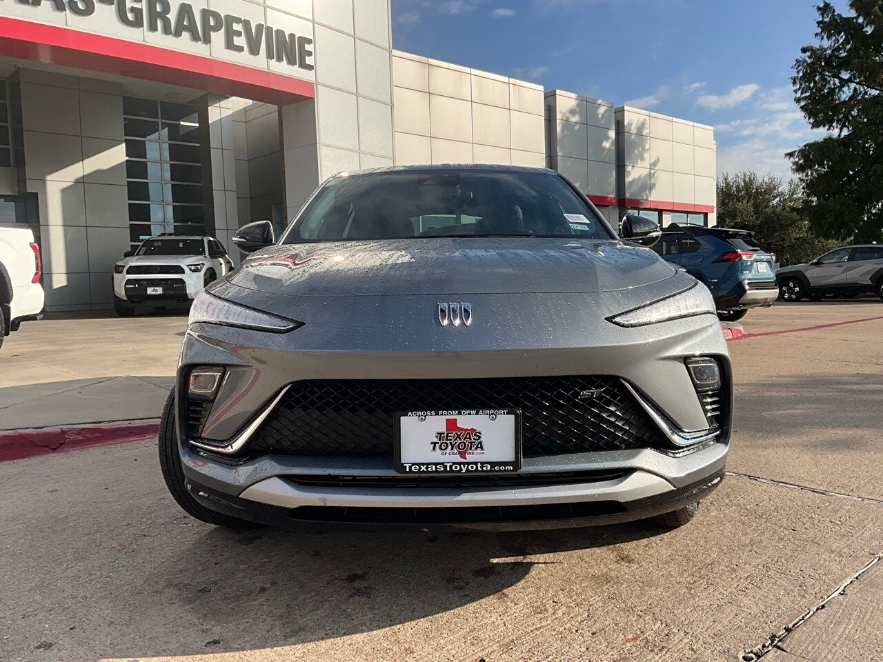 2025 Buick Envista ST photo 3