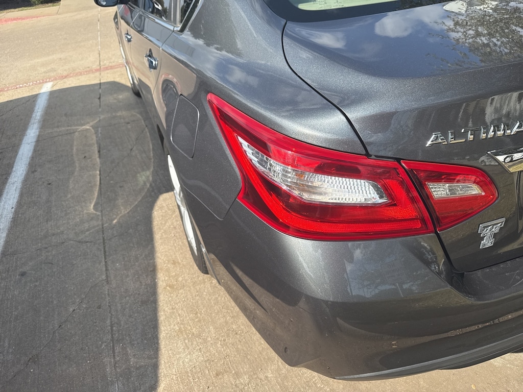 Used 2017 Nissan Altima 2.5 SV Sedan