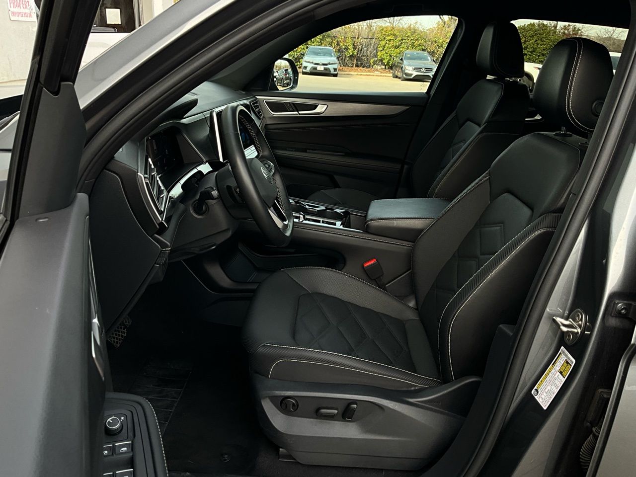 2025 Volkswagen Atlas Cross Sport SE w/Tech - Photo 9