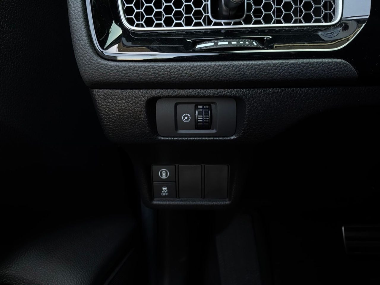 2024 Honda Civic Hatchback Sport - Photo 18