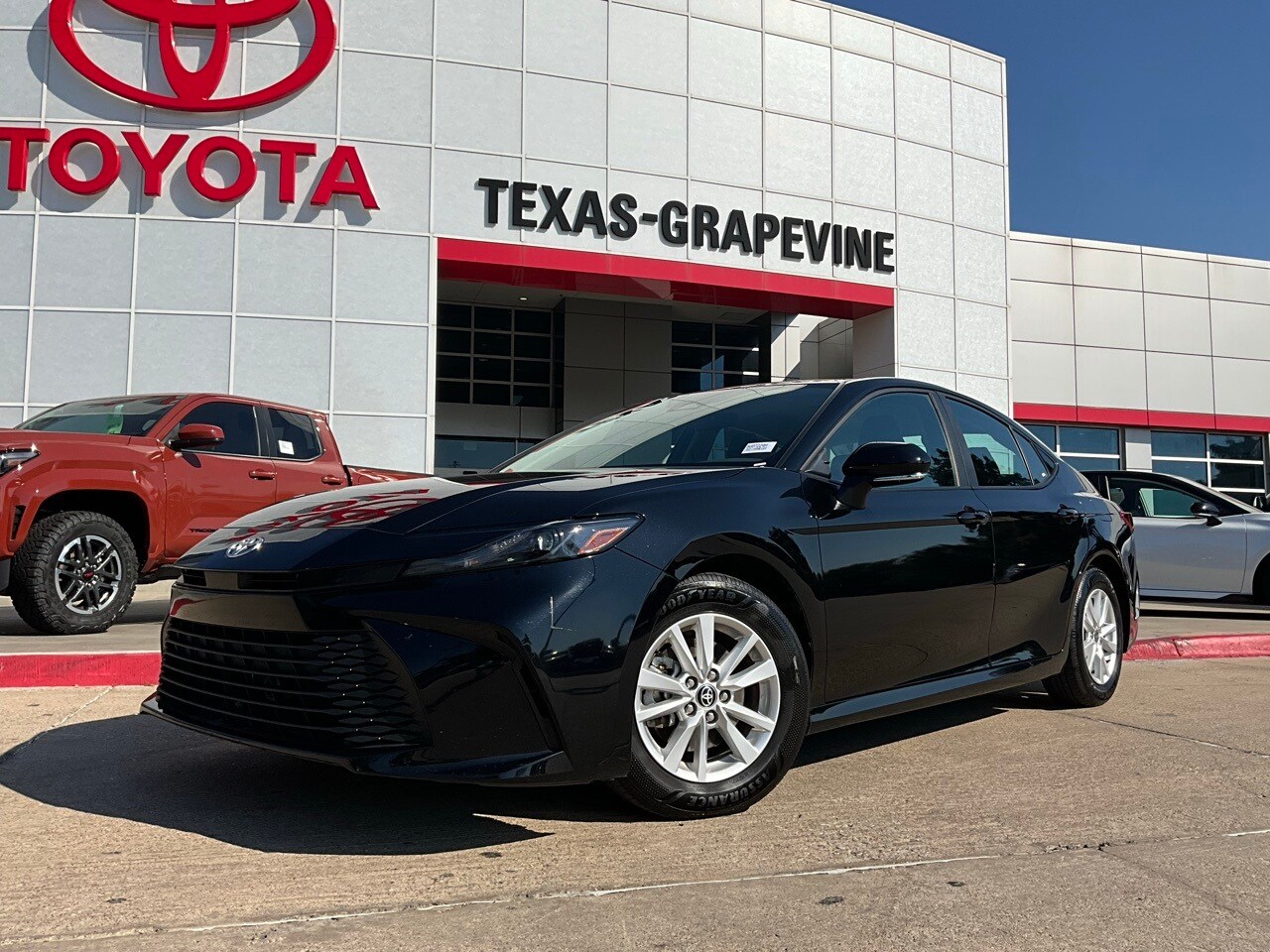 2025 Toyota Camry LE photo 2