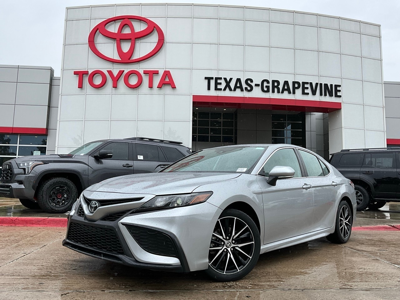 Used 2023 Toyota Camry SE with VIN 4T1G11AKXPU819100 for sale in Irving, TX