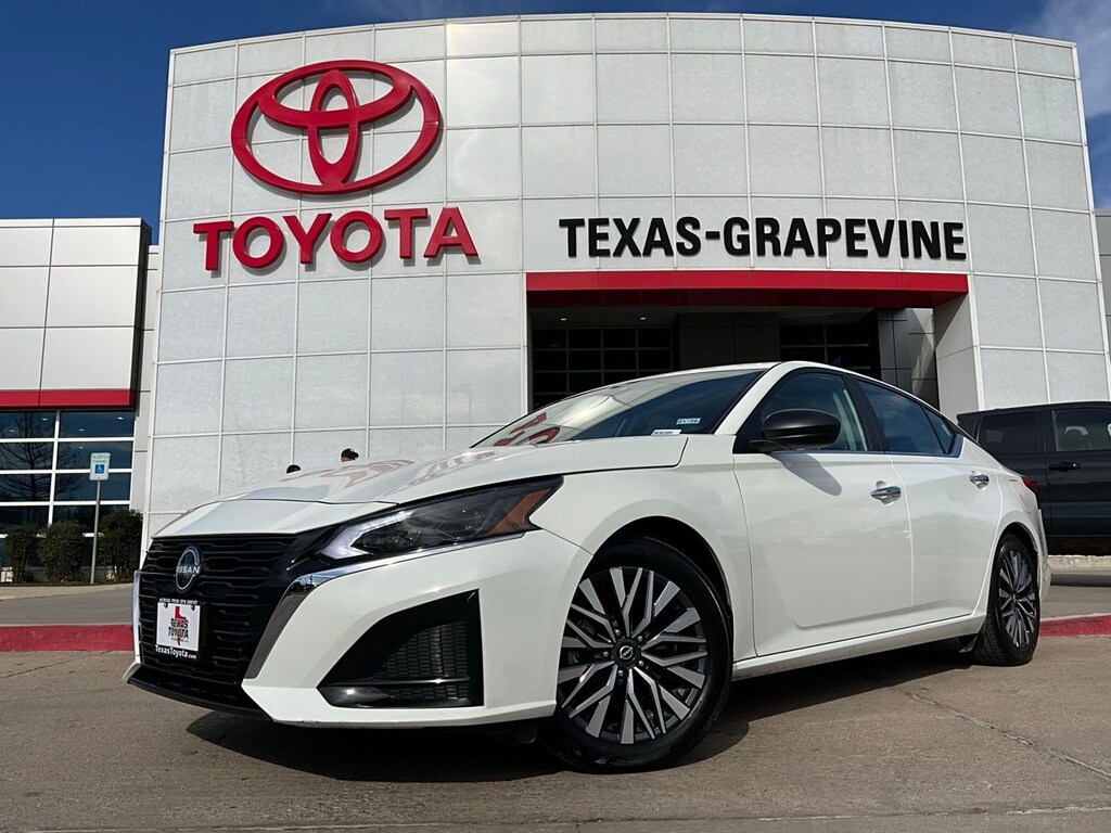 Used 2025 Nissan Altima 2.5 SV Sedan