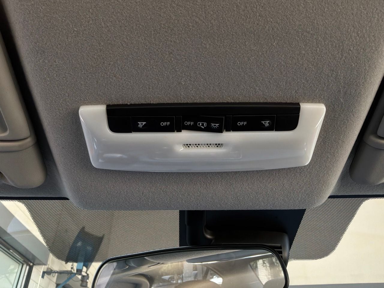 2023 Nissan Versa Sedan SV - Photo 16