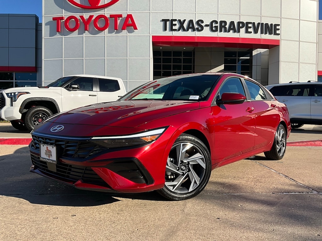 Used 2025 Hyundai Elantra SEL Convenience Sedan