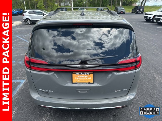 2023 Chrysler Pacifica Limited photo 4