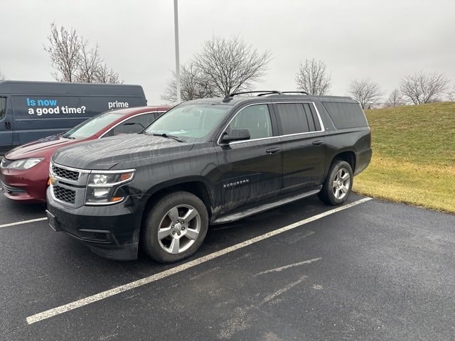 2016 Chevrolet Suburban LT's photo