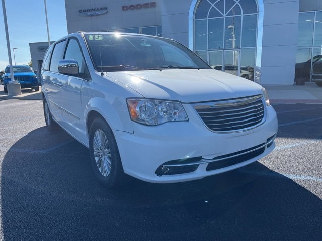 Used 2015 Chrysler Town & Country Touring-L with VIN 2C4RC1CG7FR656174 for sale in Bowling Green, OH