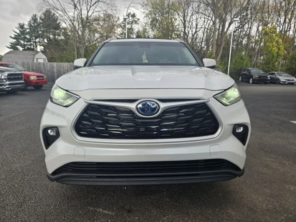 Certified 2022 Toyota Highlander Hybrid XLE SUV
