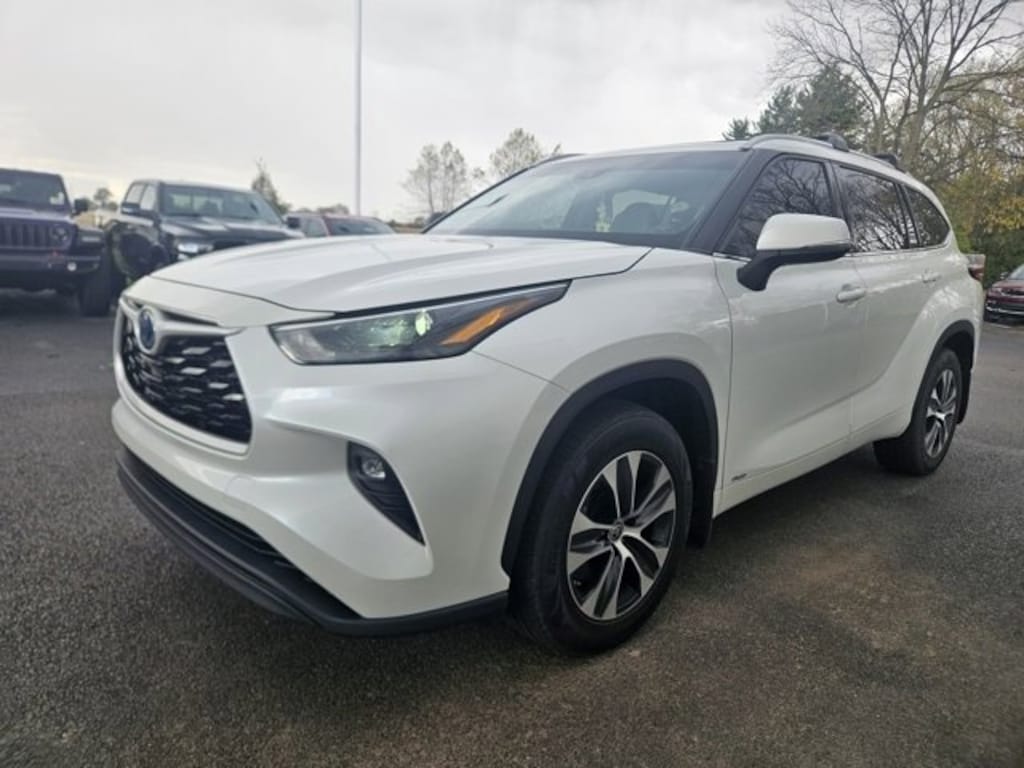 Certified 2022 Toyota Highlander Hybrid XLE SUV