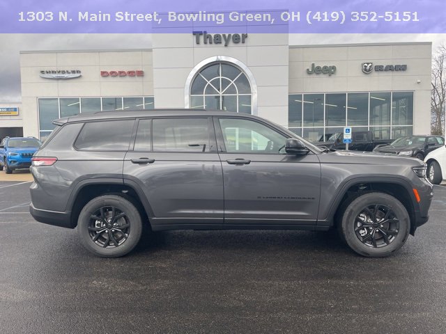 2025 Jeep Grand Cherokee Altitude photo 4